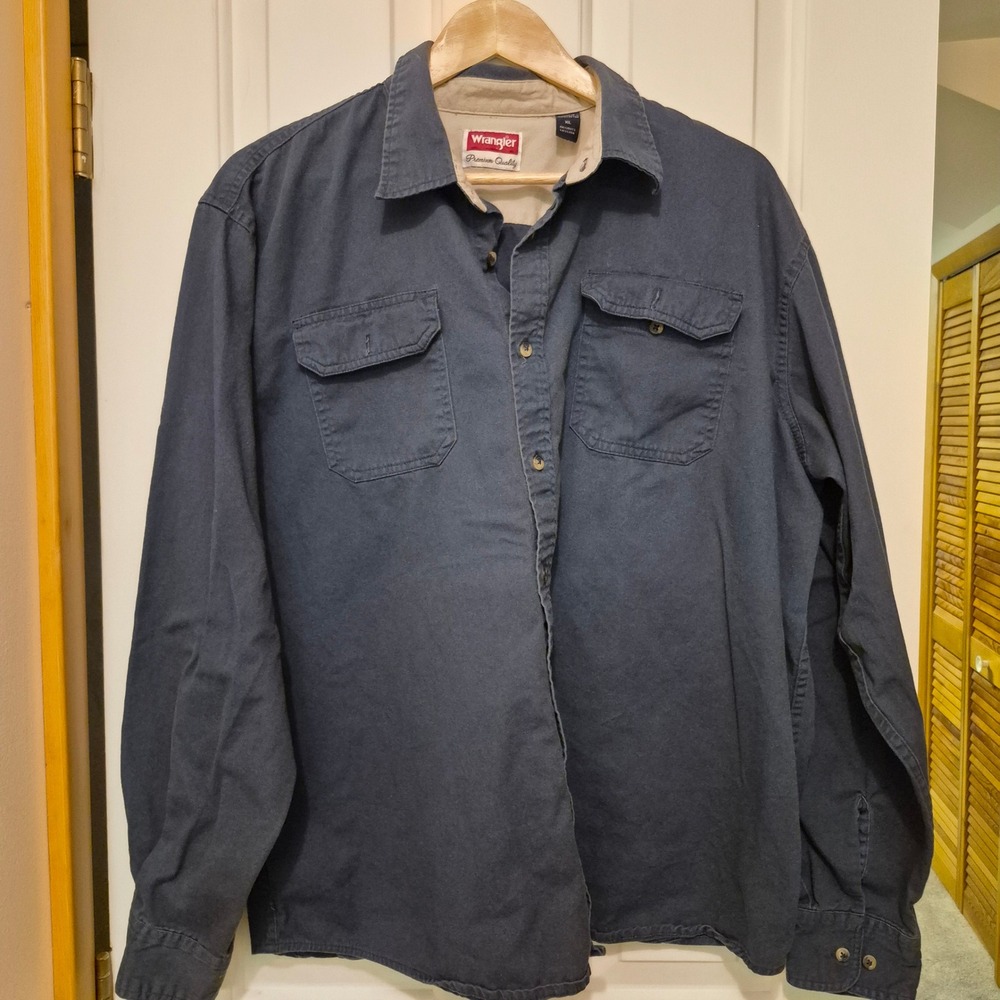 Wrangler Men Premium Quality Navy Blue Cotton Button Down Work Shirt XL RN130273 - Picture 2 of 3